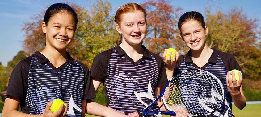 Picture of Mikayla Lee, Susannah Lutze and Alice Wilson, inventors of Score Buddy