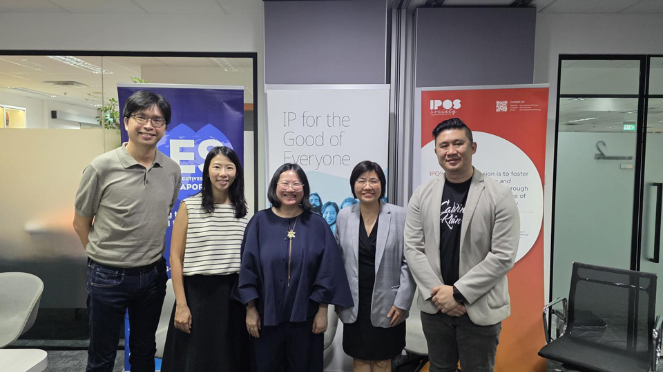 Mr Jack Cheng Yu-Chao, Ms Li Ming Tan, Ms Thitapha Wattanapruttipaisan, Ms  Constance Leong and Mr Eugene Hor with the panelists.