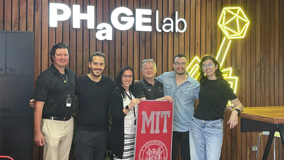 MIT Sloan Executive MBA participants during their visit to PhageLab's headquarters in Santiago, Chile