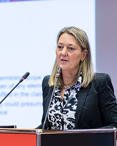 القاضية راين كالدين