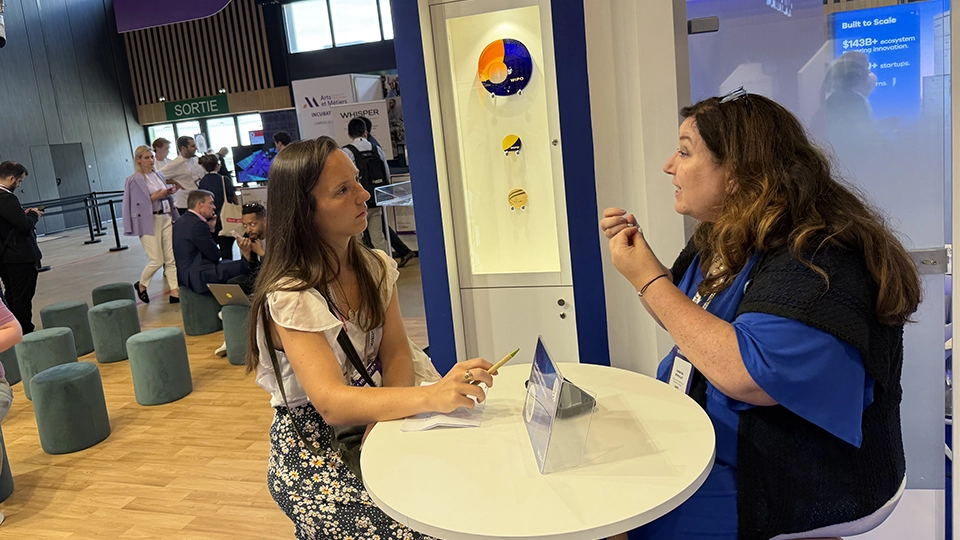 A WIPO expert during a one-on-one consultation with a startup at VivaTech 2026 in Paris.
