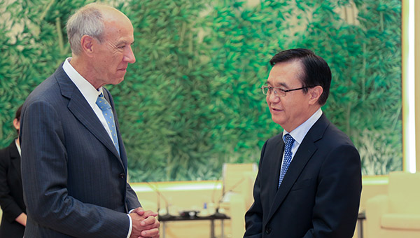 WIPO Director General Francis Gurry (left) meeting with China's Minister of Commerce Gao Hucheng to discuss China’s increasing strategic use of IP to promote economic growth and the country's innovation-driven economic policies.