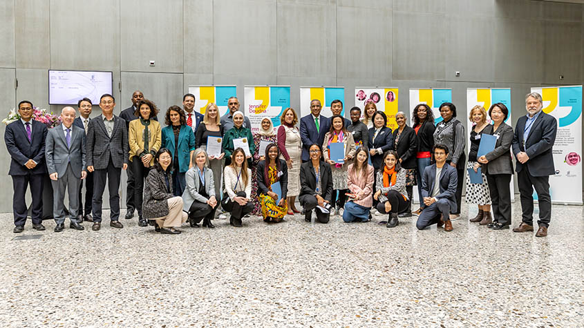 Photo of Participants and organizers at the award ceremony