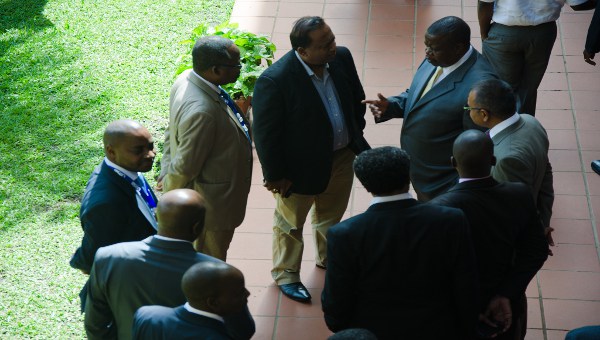 Participants talking with H.E. Kahinda Otafiire, Minister of Justice and Constitutional Affairs, Uganda (Photo: WIPO)