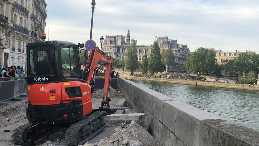 Photo of a Kubota digger