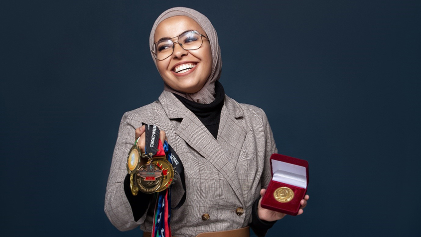 Jenan Al-Shehab là người nhận được nhiều giải thưởng quốc tế