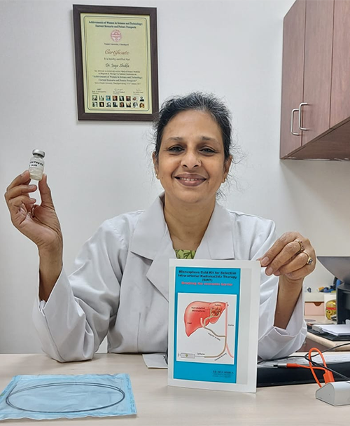 Dr. Jaya Shukla with her SIRT formulation