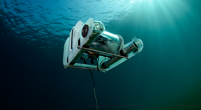 Rov (remotely operated vehicles),are very useful in the exploration of the bottom of the sea without the need to send divers and the risks that this can lead.